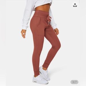Halara Joggers - brand new